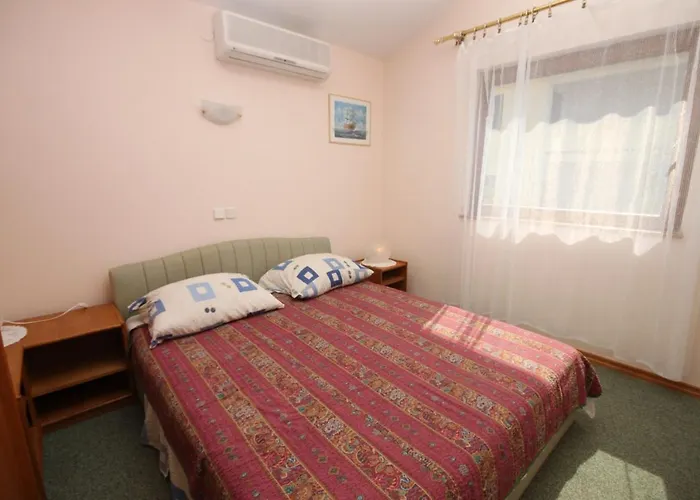 דירה With A Parking Space Starigrad, Paklenica - 6614 סטאריגרד-פקלניצה