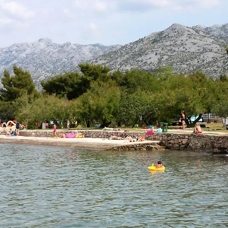 شقة With A Parking Space Starigrad, Paklenica - 6614 *